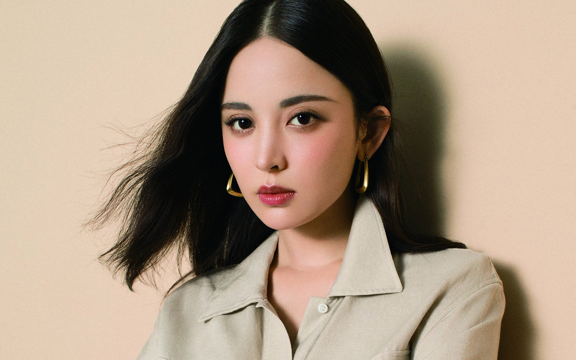 76人教练团队设置小组战术讨论提升参与感，76人的教练