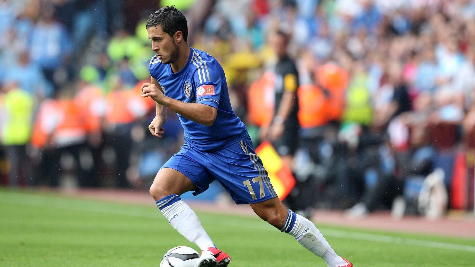 各大足球俱乐部推出粉丝互动平台，增强用户粘性，足球俱乐部粉丝数